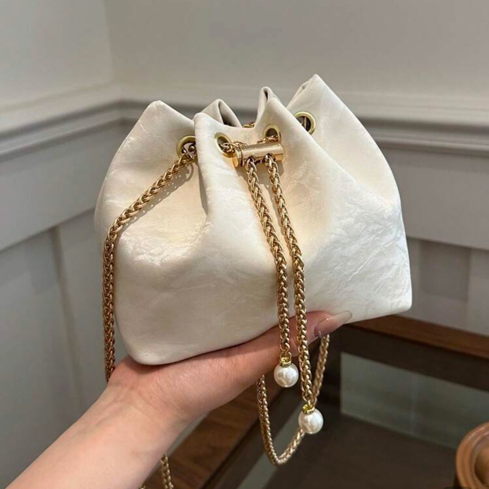 Elegant White and Gold Chain Bucket Bag - Picture 2 of 6